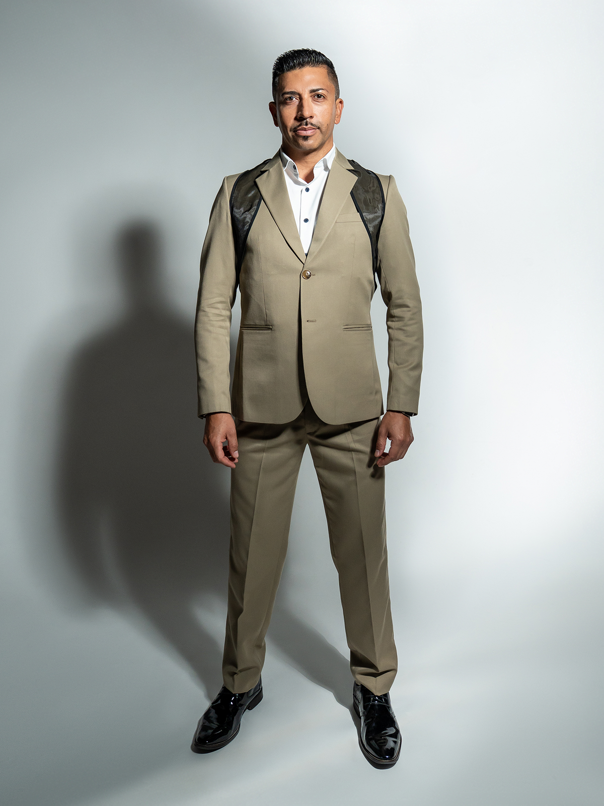 Guardián del Valle Suit